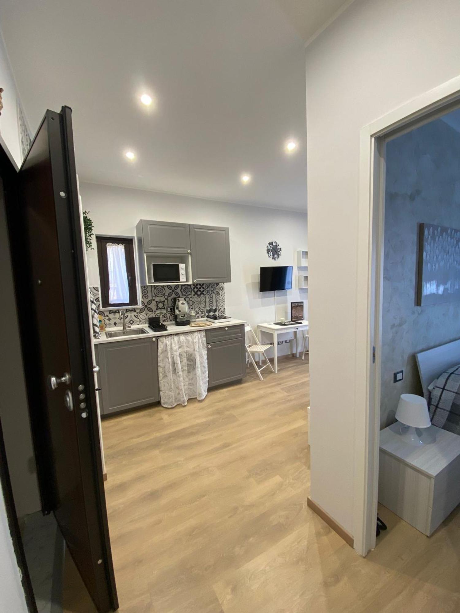 Casa Melina Apartment คาตาเนีย ภายนอก รูปภาพ