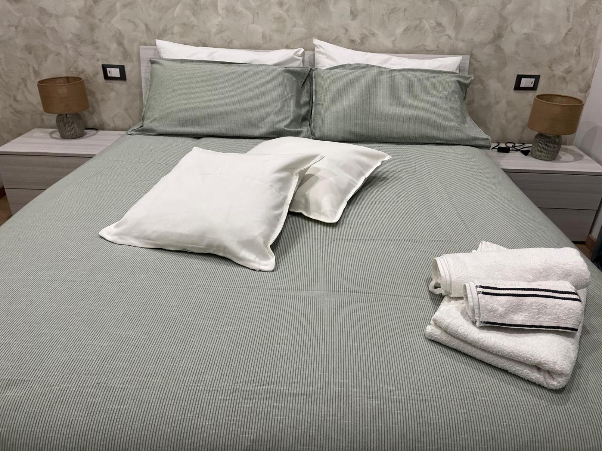 Casa Melina Apartment คาตาเนีย ภายนอก รูปภาพ